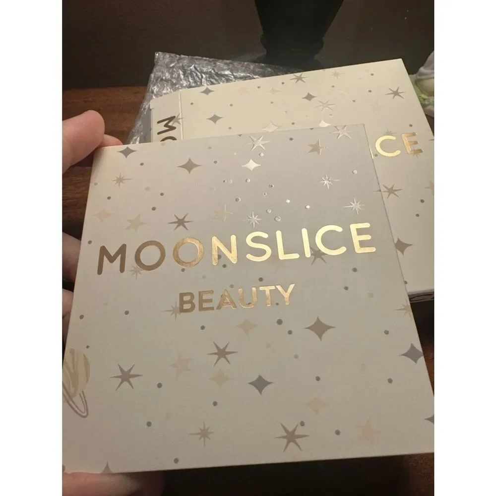 Moonslice  Beauty  blush palette - BNIP